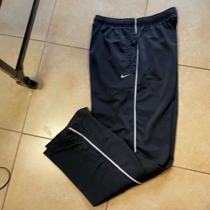 NIKE men’s black pants size L